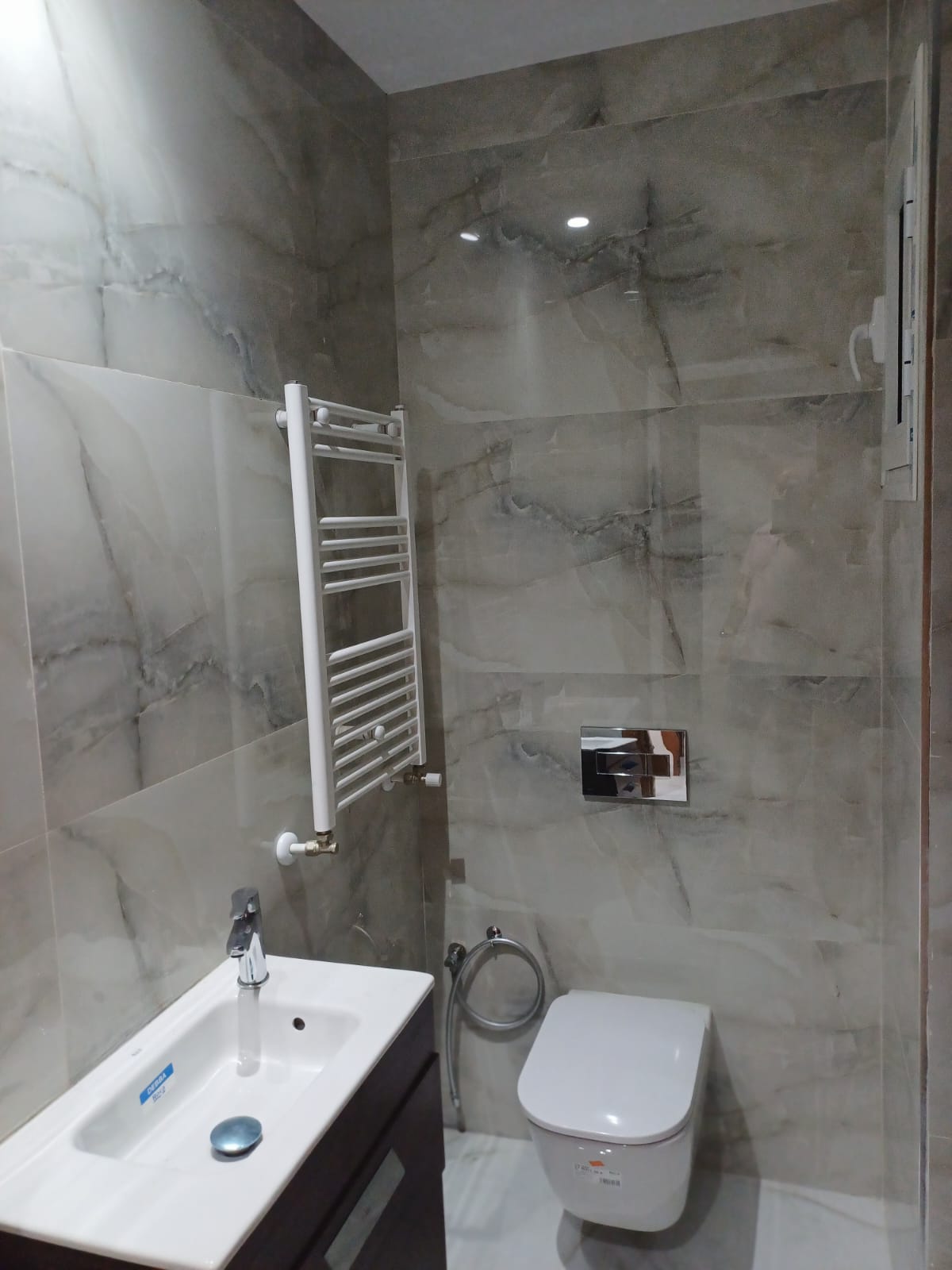 La Marsa&nbsp;El Aouina&nbsp;Location&nbsp;Appart. 1 pi�ce&nbsp;S1 neuf jamais habit�