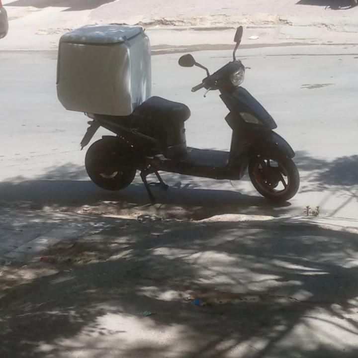 El Omrane Superieur&nbsp;Cite Ibn Khaldoun I&nbsp;Suzuki&nbsp;Suzuki&nbsp;Scooter �lectrique red e