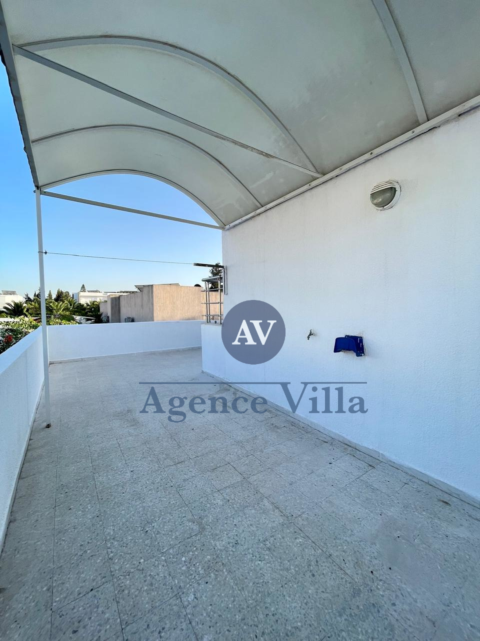 La Soukra&nbsp;La Soukra&nbsp;Location&nbsp;Appart. 5 pi�ces+&nbsp;Etage de villa s4 � la soukra