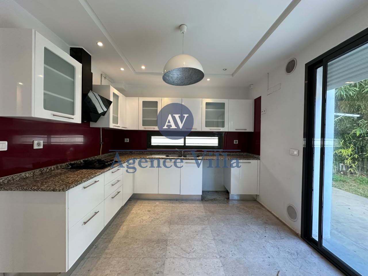 La Marsa&nbsp;Gammart&nbsp;Location&nbsp;Maisons&nbsp;Villa s4 avec jardin et garage � gammarth