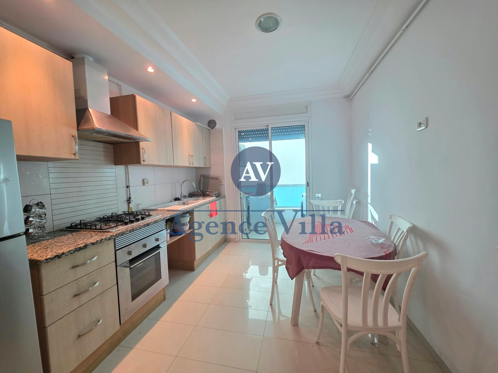 La Marsa&nbsp;Berge Du Lac&nbsp;Location&nbsp;Appart. 4 pi�ces&nbsp;Un apparemment s3 meubl� ou vide au lac 2