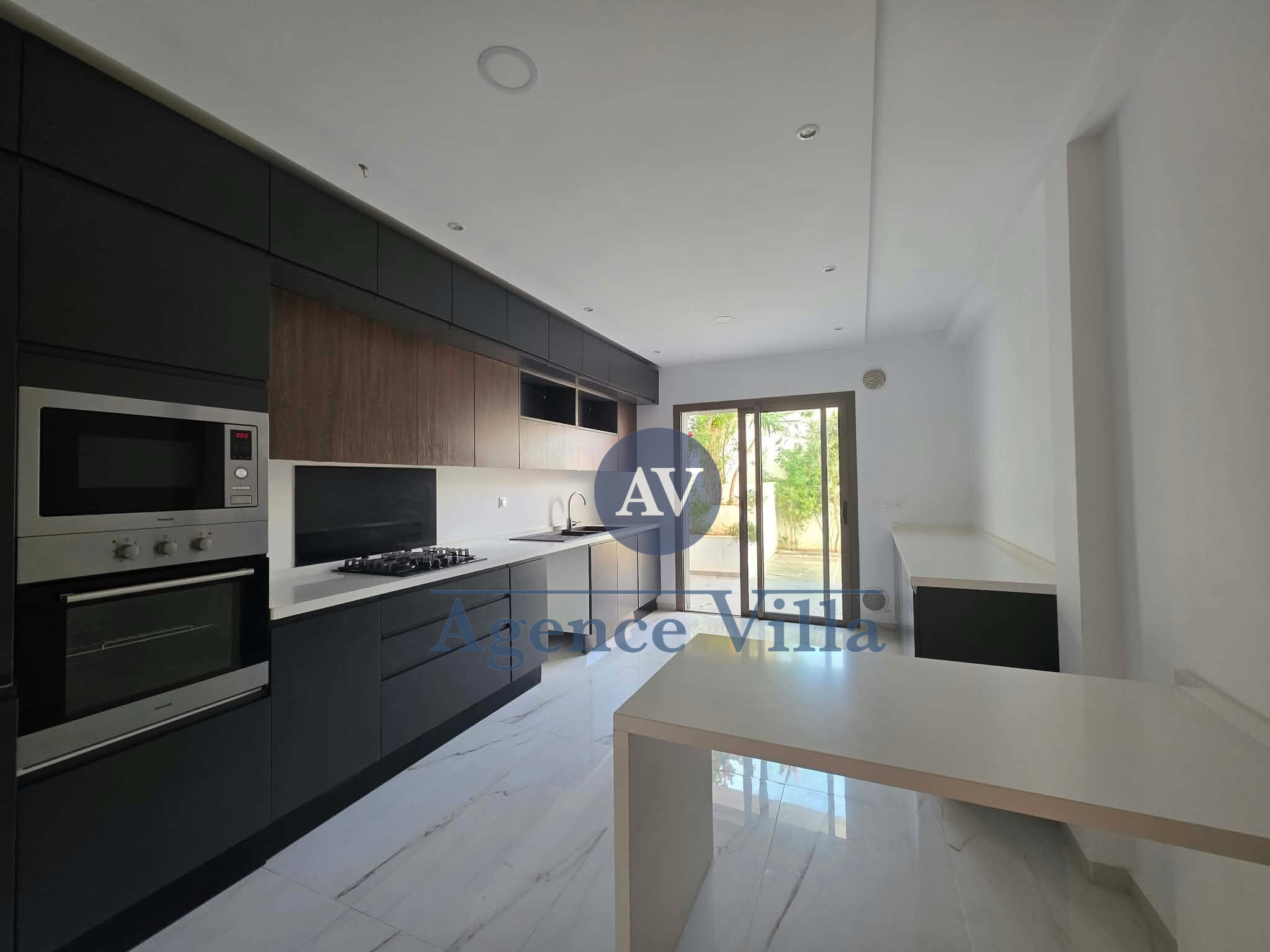 La Marsa&nbsp;Gammart&nbsp;Location&nbsp;Duplex&nbsp;Duplex s4 avec piscine et vue sur mer � gammarth
