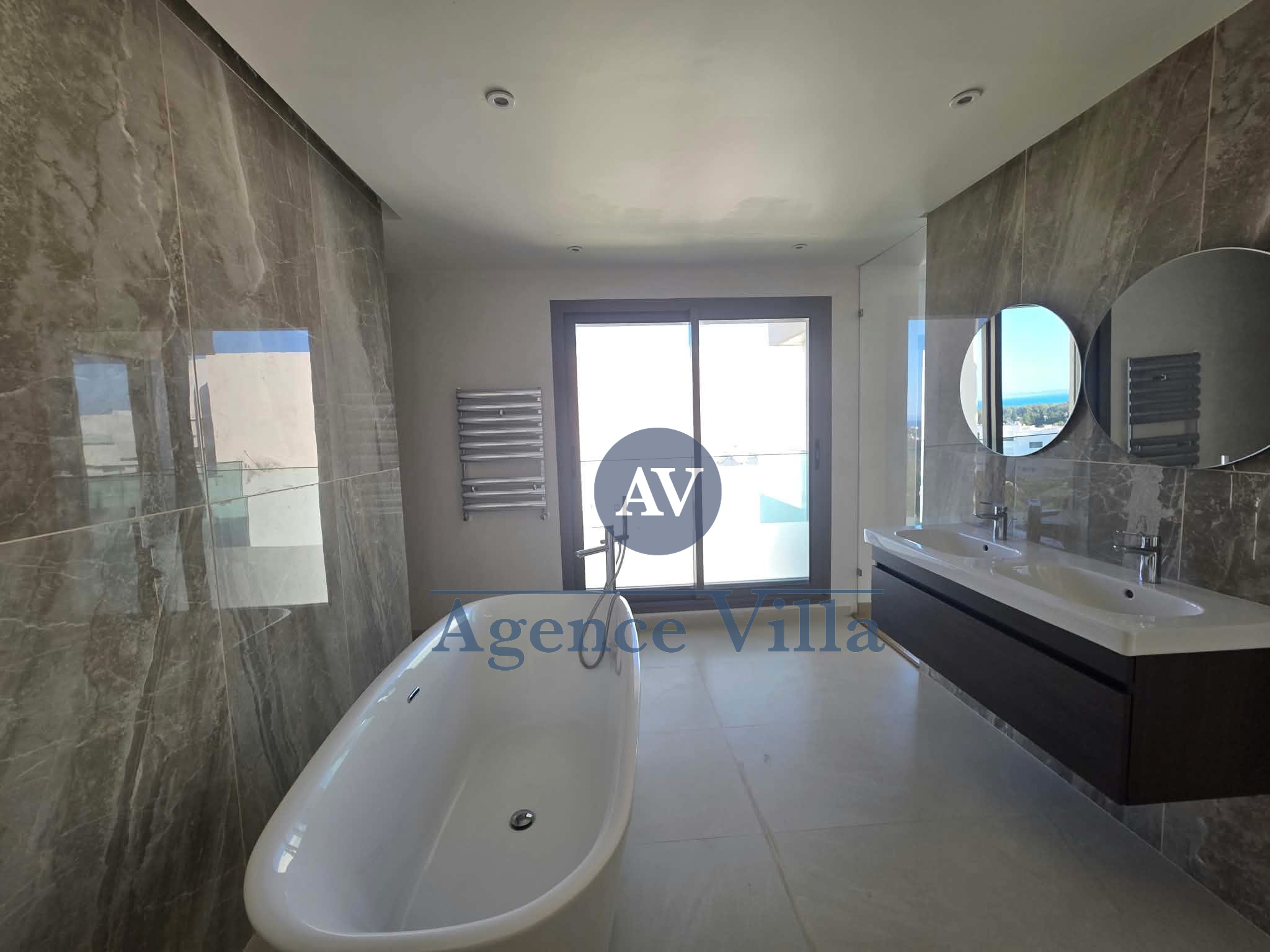 La Marsa&nbsp;Gammart&nbsp;Location&nbsp;Duplex&nbsp;Duplex s4 avec piscine et vue sur mer � gammarth