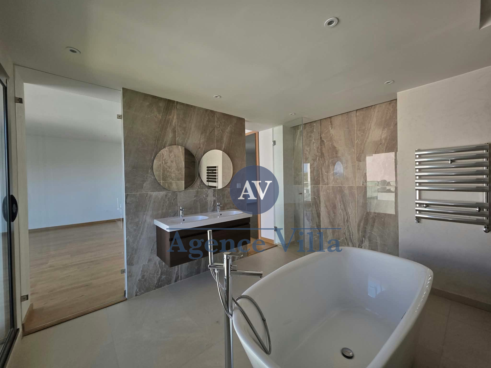 La Marsa&nbsp;Gammart&nbsp;Location&nbsp;Duplex&nbsp;Duplex s4 avec piscine et vue sur mer � gammarth