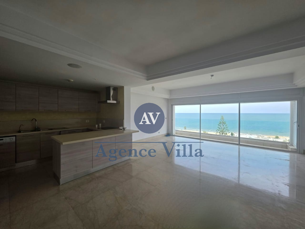 La Marsa&nbsp;Cite El Ahmadi&nbsp;Location&nbsp;Appart. 4 pi�ces&nbsp;Appartement s3 avec vue sur mer � la marsa