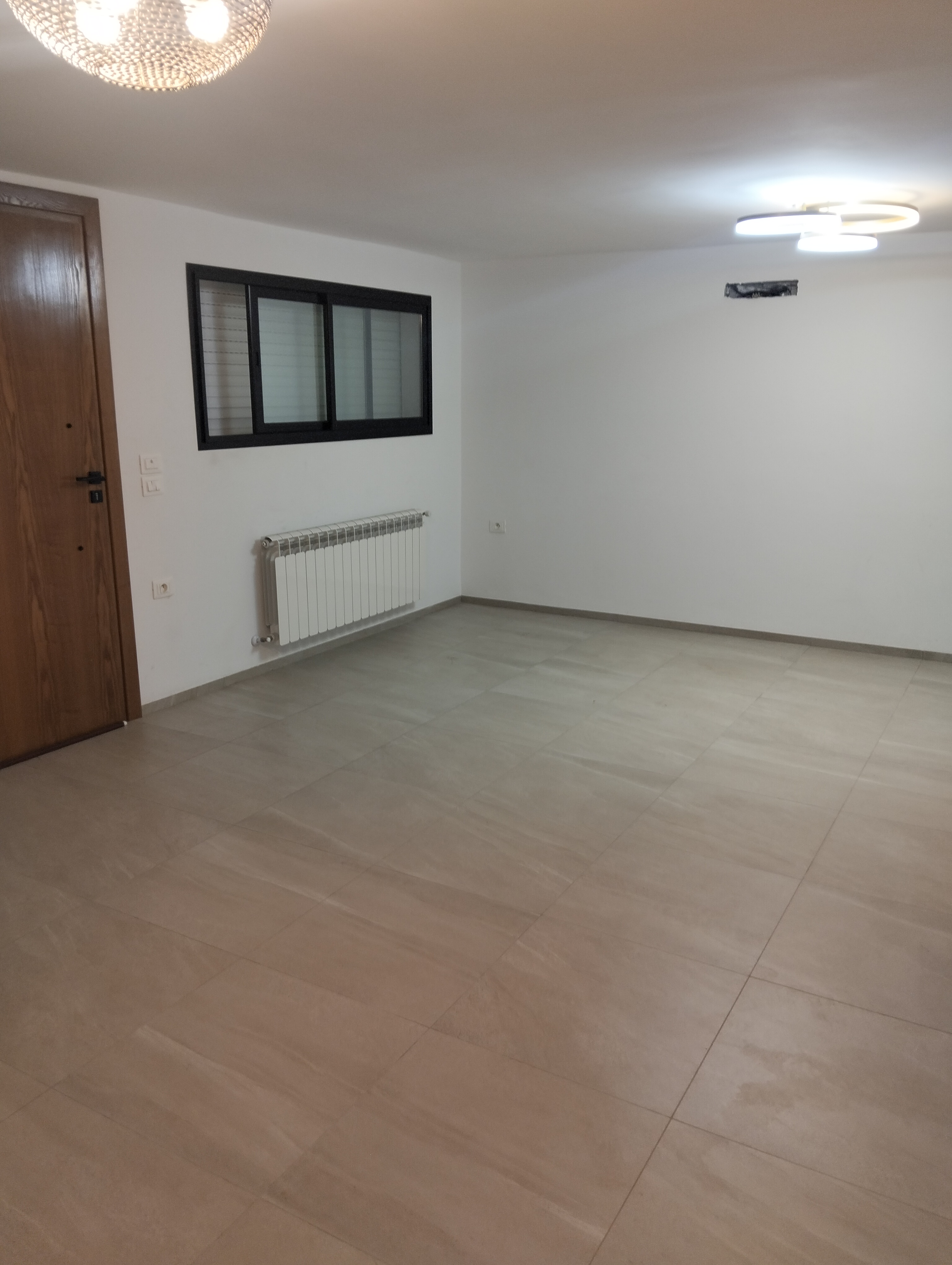 Ariana Ville&nbsp;Cite Ennasr 1&nbsp;Location&nbsp;Appart. 2 pi�ces&nbsp;Appartement salon plus 2 rdc
