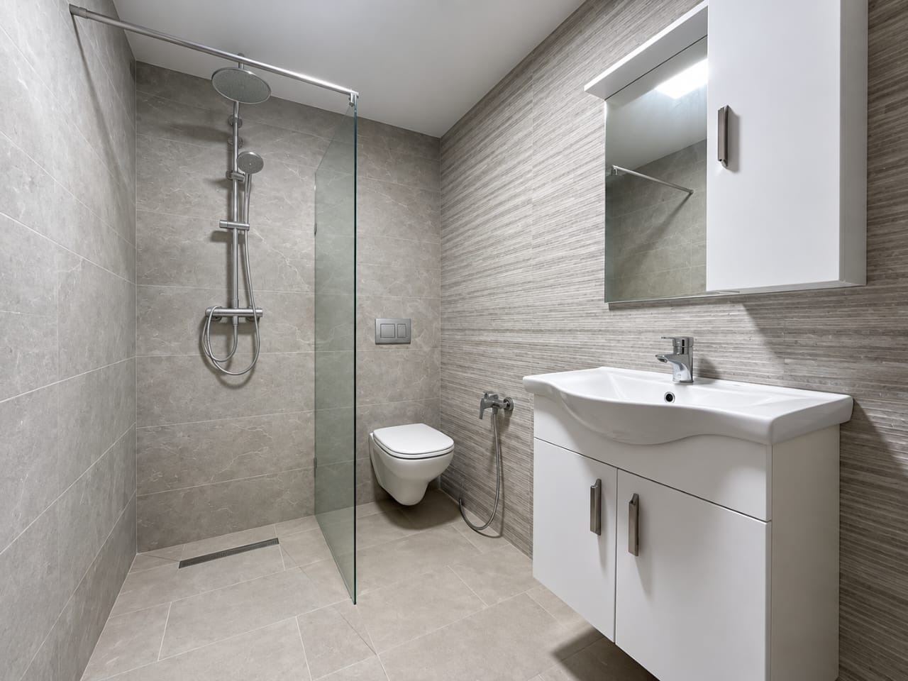 Ariana Ville&nbsp;Cite Ennasr 1&nbsp;Location&nbsp;Appart. 2 pi�ces&nbsp;Appartement salon plus 2 rdc