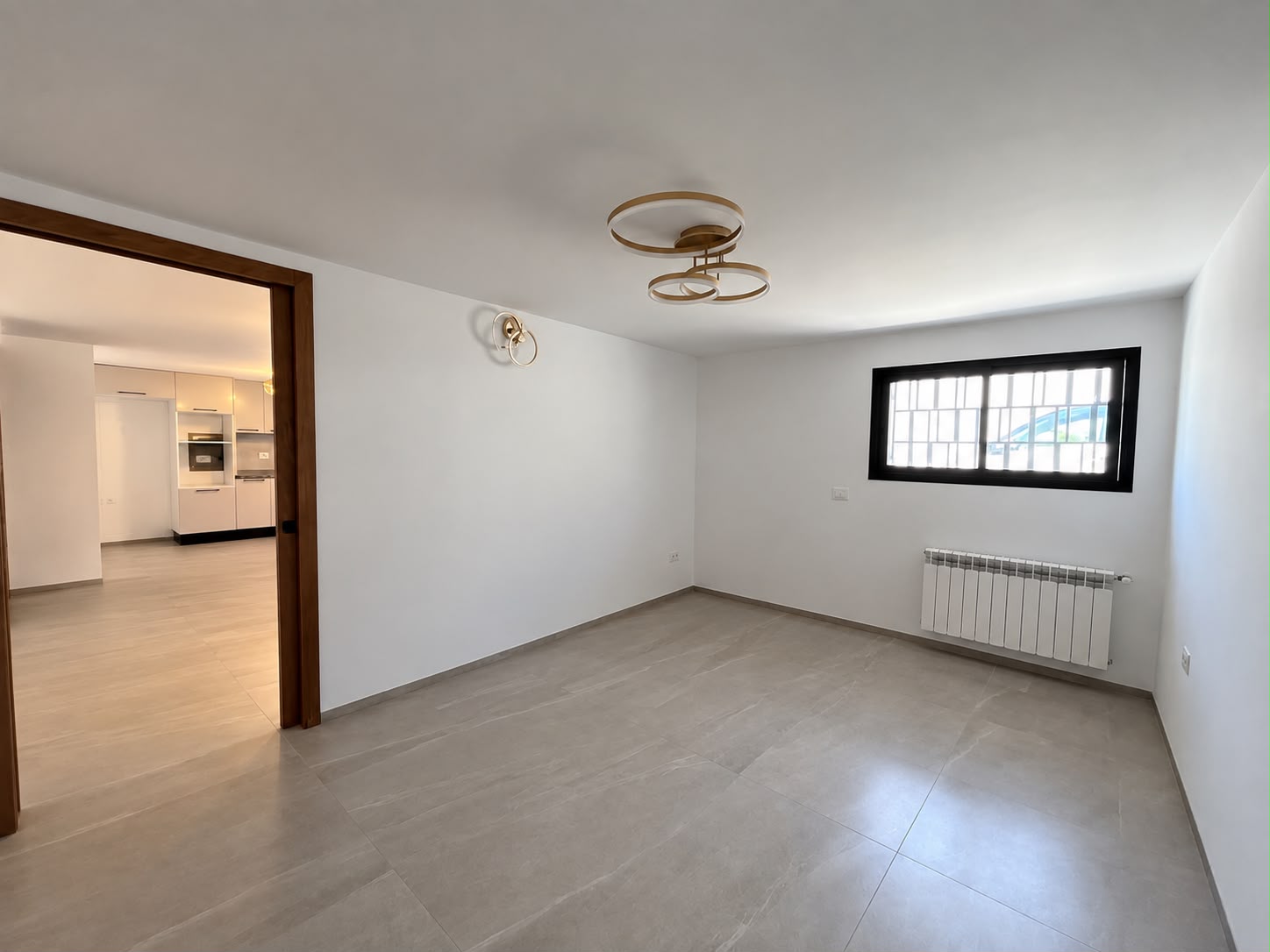 Ariana Ville&nbsp;Cite Ennasr 1&nbsp;Location&nbsp;Appart. 2 pi�ces&nbsp;Appartement salon plus 2 rdc