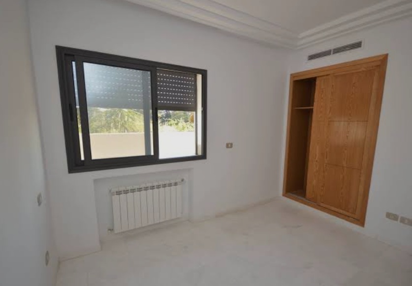 La Soukra&nbsp;Borj Louzir&nbsp;Location&nbsp;Appart. 4 pi�ces&nbsp;Appt s3 ht stding place parking rce onyx la soukra