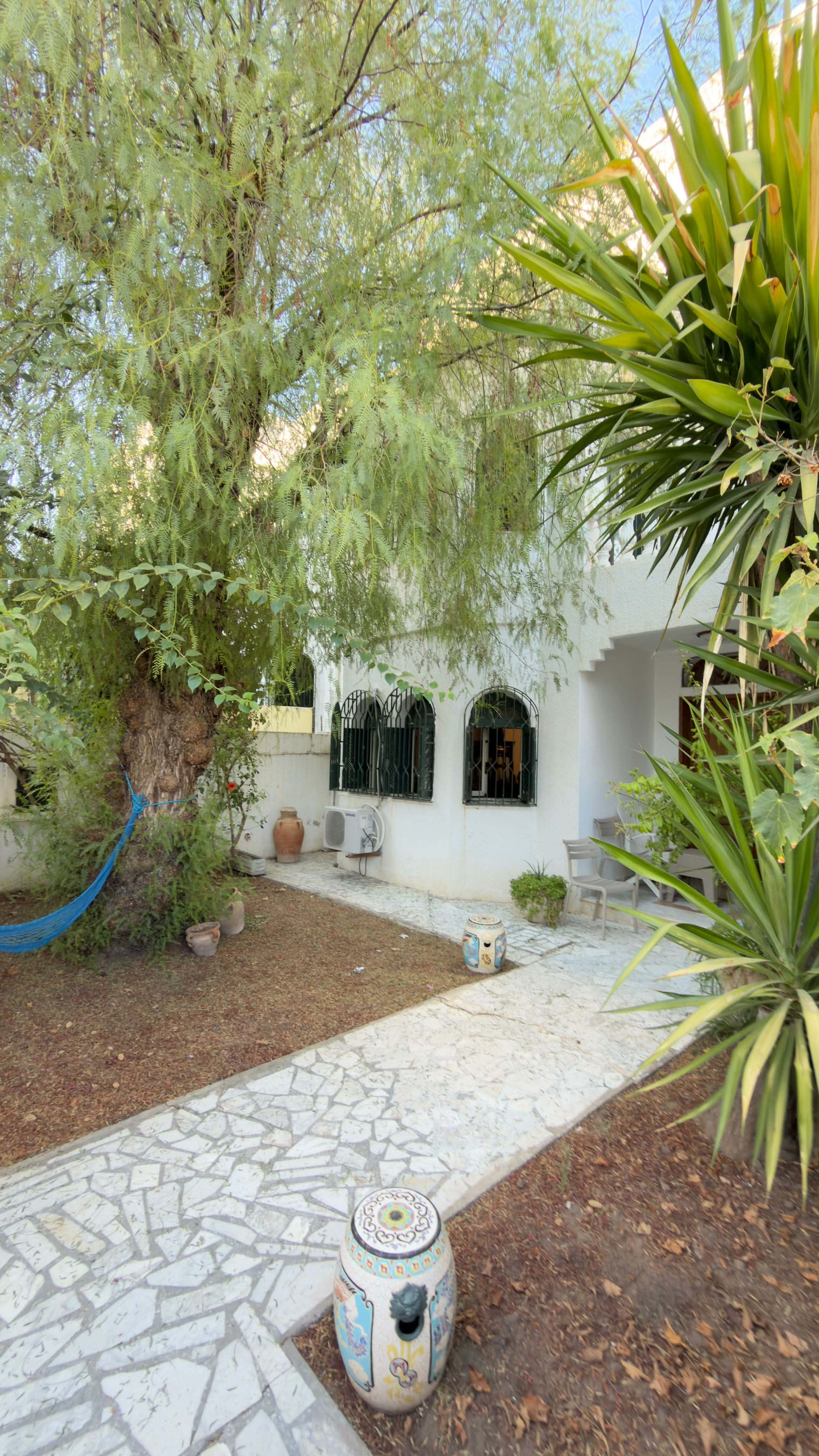 El Menzah&nbsp;El Menzah 9&nbsp;Vente&nbsp;Appart. 5 pi�ces+&nbsp;Un magnifique triplex situ� � menzah 9 a