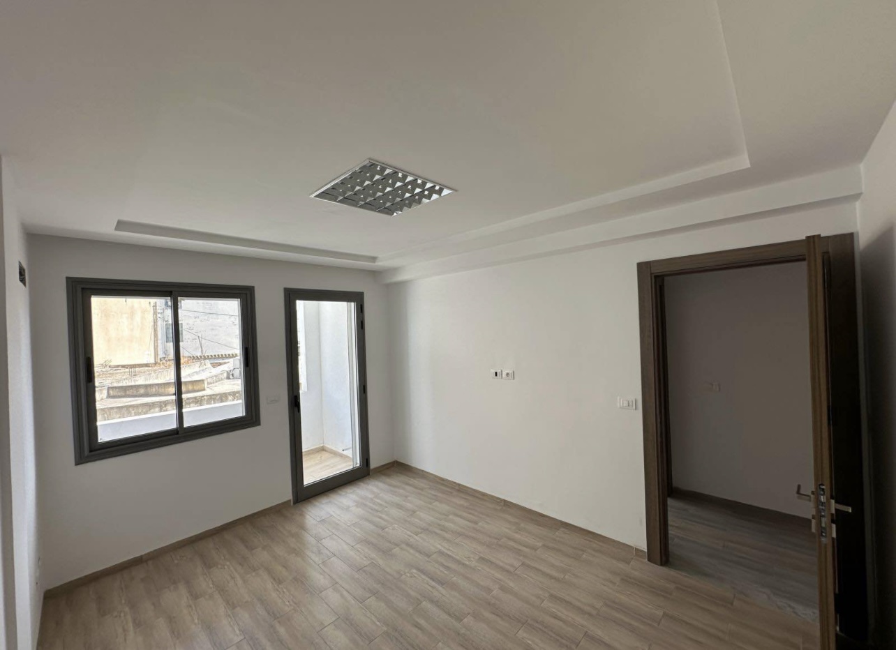 Ariana Ville&nbsp;Ariana&nbsp;Bureaux & Commerces&nbsp;Bureau&nbsp;S 3 bureautique ou commercial emplacement ideal