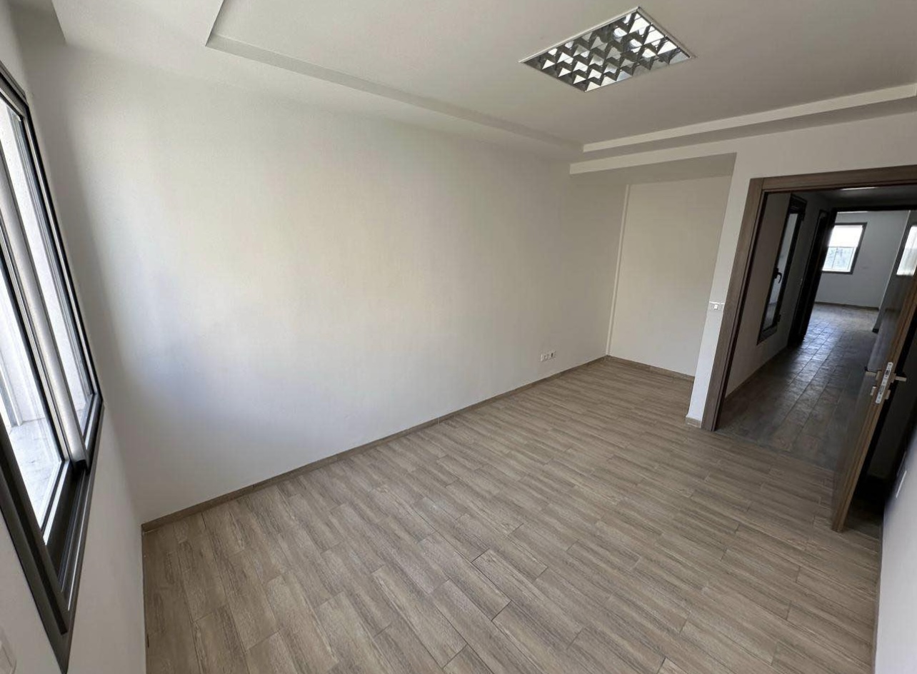 Ariana Ville&nbsp;Ariana&nbsp;Bureaux & Commerces&nbsp;Bureau&nbsp;S 3 bureautique ou commercial emplacement ideal
