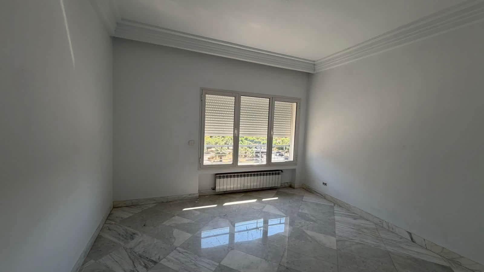 La Marsa&nbsp;Berge Du Lac&nbsp;Location&nbsp;Appart. 4 pi�ces&nbsp;S 3 haut standing lumineux