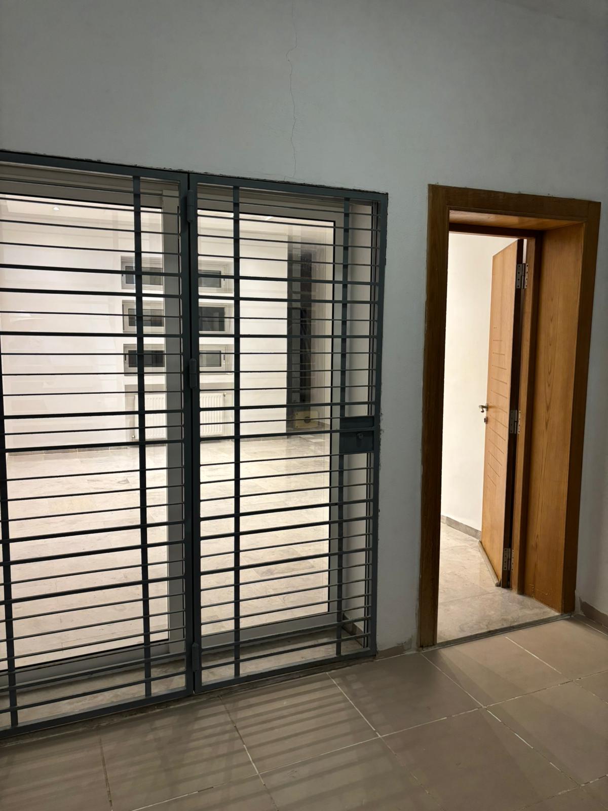 Ain Zaghouan&nbsp;Jardins de Carthage&nbsp;Location&nbsp;Appart. 3 pi�ces&nbsp;Etage de villa ind�pendant aux jardins de carthage