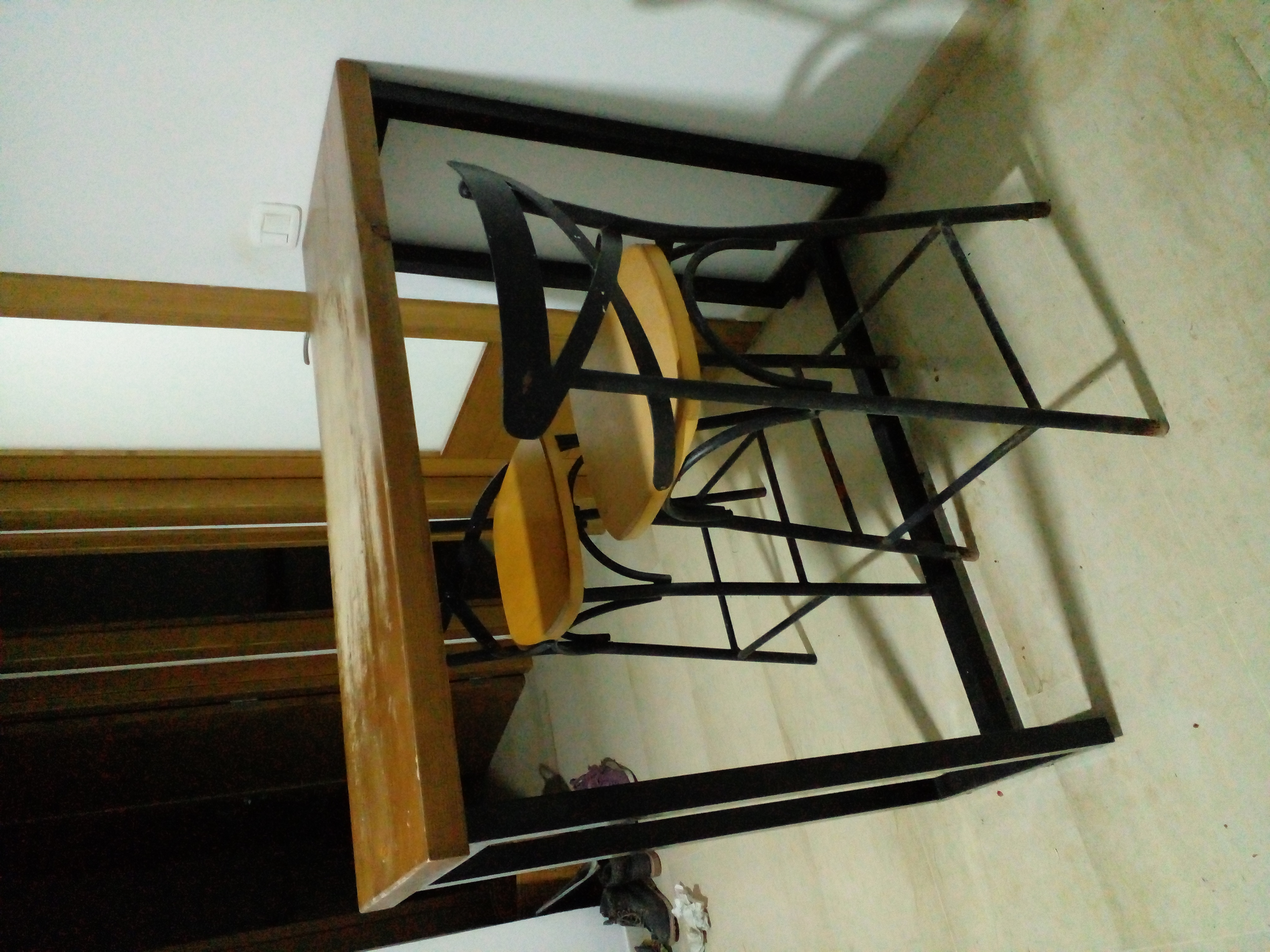 La Marsa&nbsp;Cite Bhar Lazreg&nbsp;Salon - Salle � manger &nbsp;Tables&nbsp;Table haute 2 chaises