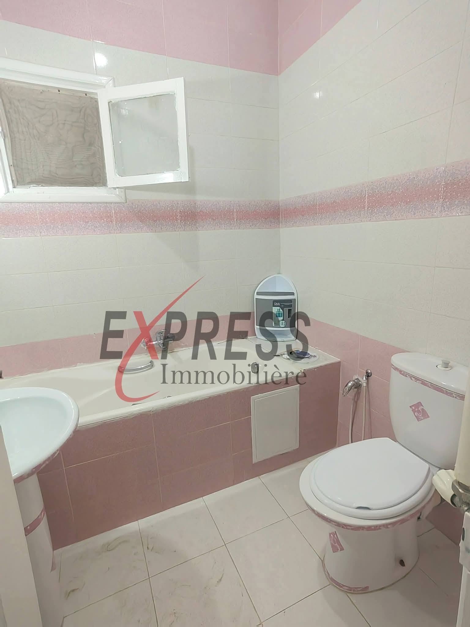 Mnihla&nbsp;Jardins d'el Menzah&nbsp;Location&nbsp;Appart. 3 pi�ces&nbsp;Un �tage de villa s2 jardin menzah 2
