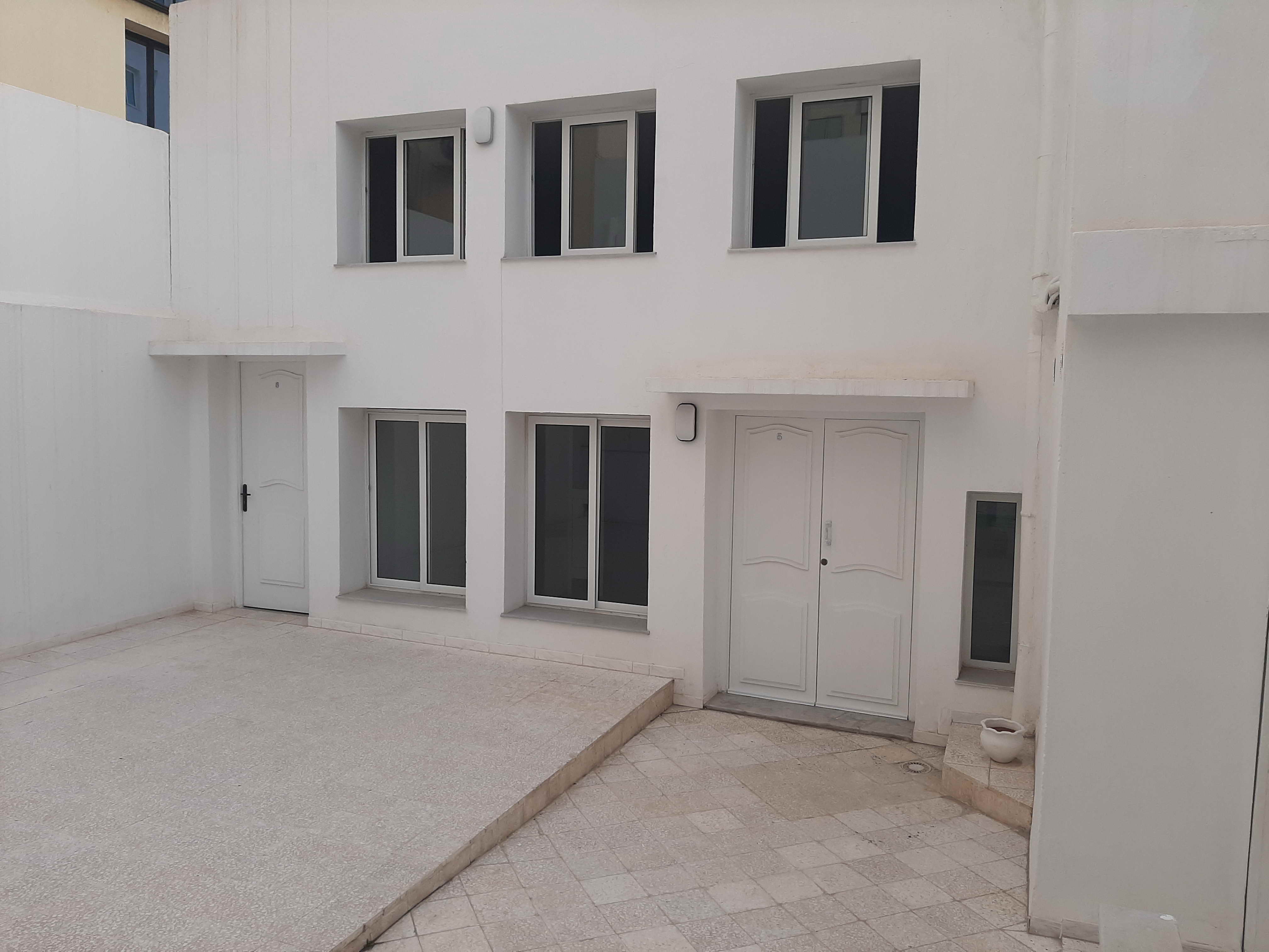 Cite El Khadra&nbsp;Zone urbaine nord&nbsp;Location&nbsp;Appart. 4 pi�ces&nbsp;Bureaux s3  avec parking  centre urbain nord