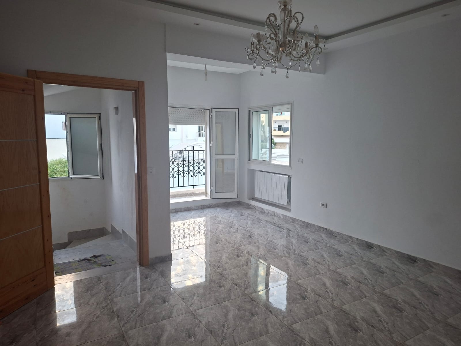 Mnihla&nbsp;Jardins d'el Menzah&nbsp;Location&nbsp;Appart. 4 pi�ces&nbsp;S plus 3 � jardin d'el menzah