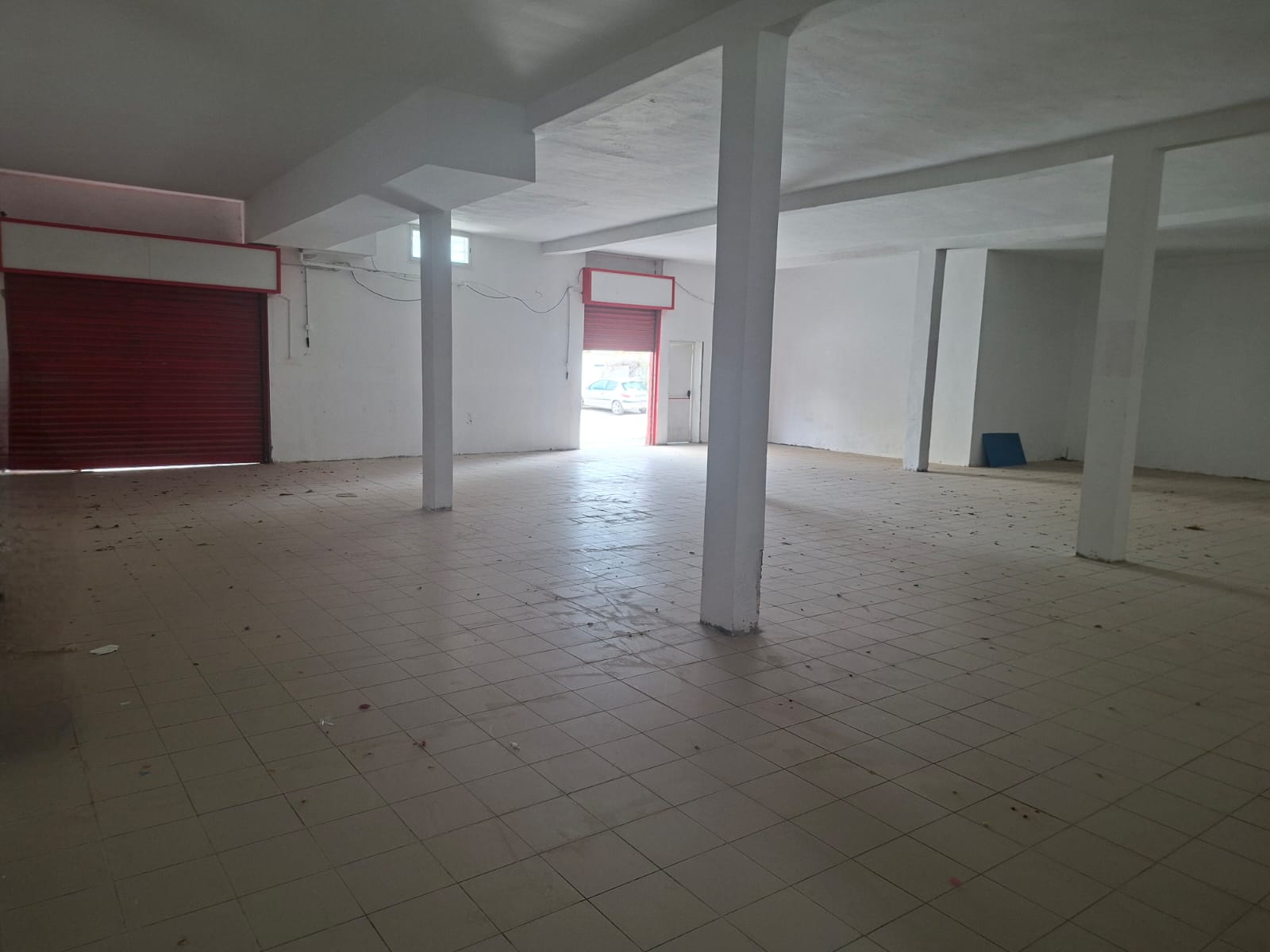 La Soukra&nbsp;La Soukra&nbsp;Location&nbsp;Surfaces&nbsp;D�p�t � la soukra 400m