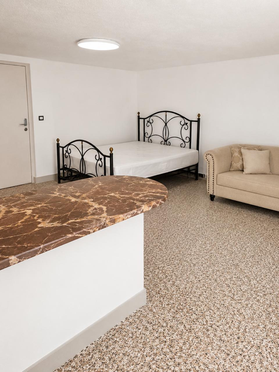 Ariana Ville&nbsp;El Menzah 5&nbsp;Location&nbsp;Appart. 1 pi�ce&nbsp;Studios s plus 0 aux uv4 menzah 5