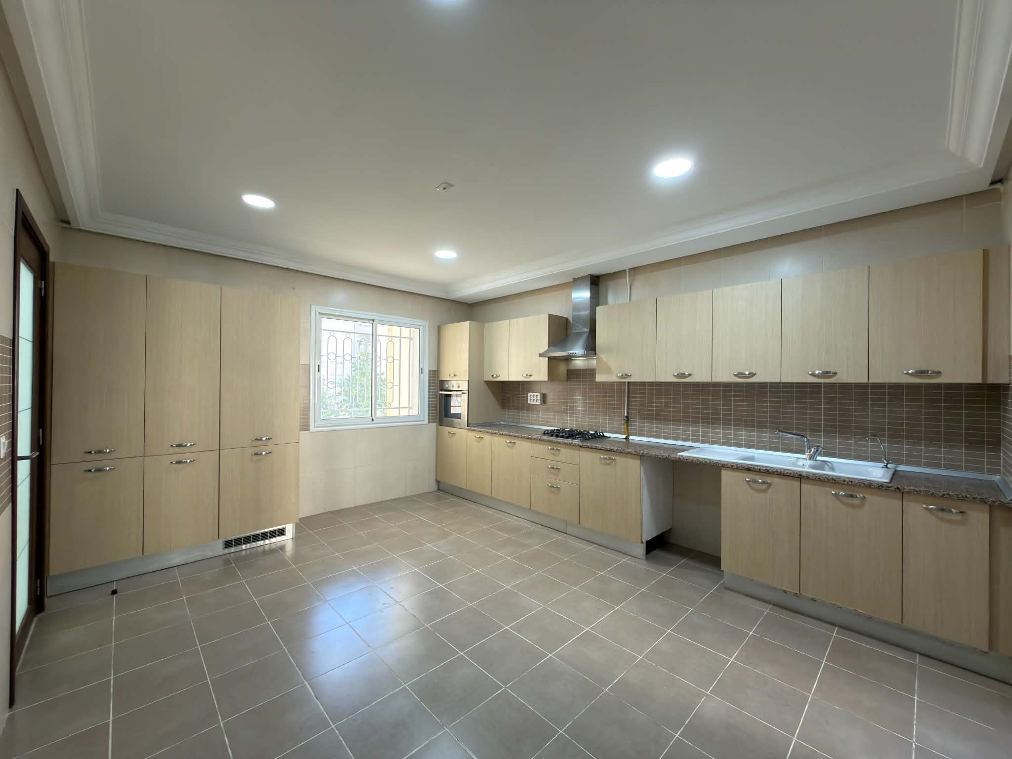 Ariana Ville&nbsp;El Menzah 5&nbsp;Location&nbsp;Appart. 4 pi�ces&nbsp;Appart s3 haut standing avec terrasse au lac 2