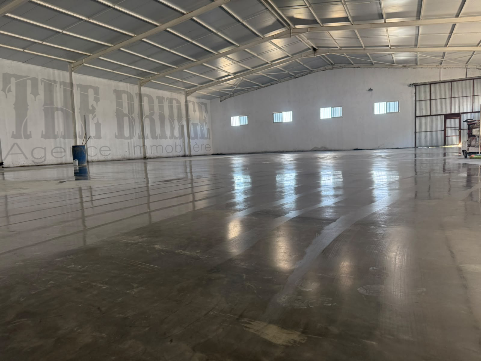 Grombalia&nbsp;Grombalia&nbsp;Bureaux & Commerces&nbsp;Atelier,Garage&nbsp;D�p�t  de 900 mc