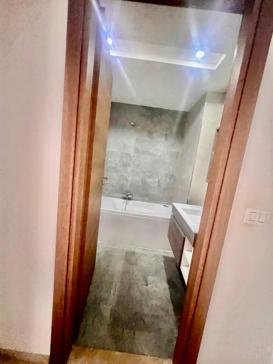 La Soukra&nbsp;Borj Louzir&nbsp;Location&nbsp;Appart. 4 pi�ces&nbsp;Splus2 avec jardin soukra borj louzir