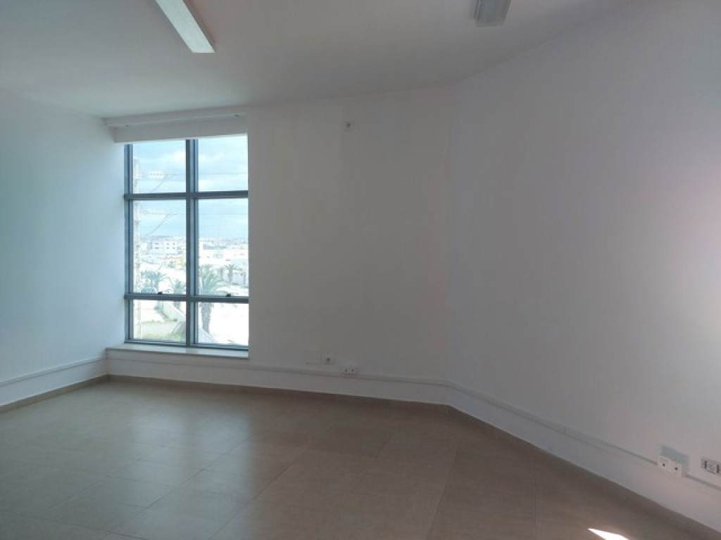 Fouchana&nbsp;Zone Industrielle El Meghira&nbsp;Bureaux & Commerces&nbsp;Bureau&nbsp;Bureau 180 m � el mghira