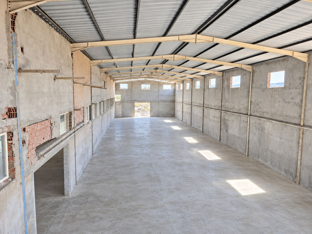 Bir Mcherga&nbsp;Jebel El Oust&nbsp;Bureaux & Commerces&nbsp;Fond de Commerce&nbsp;Local industriel 1 593 m djebel oust