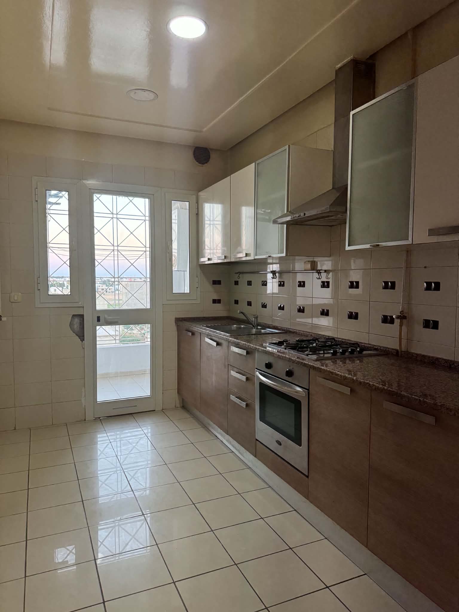 La Marsa&nbsp;Cite Bhar Lazreg&nbsp;Location&nbsp;Appart. 2 pi�ces&nbsp;Salon deux chambres a la marsa