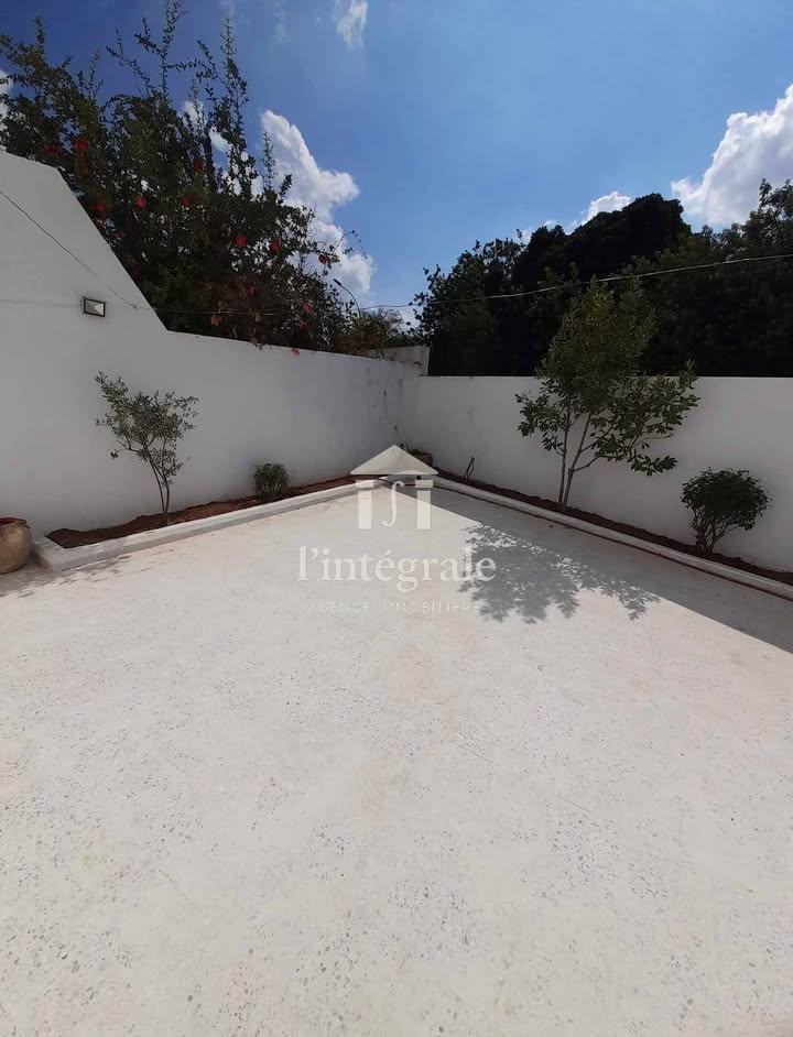 El Menzah&nbsp;El Manar 1&nbsp;Location&nbsp;Maisons&nbsp;Triplex s5 exceptionnel � usage mixte