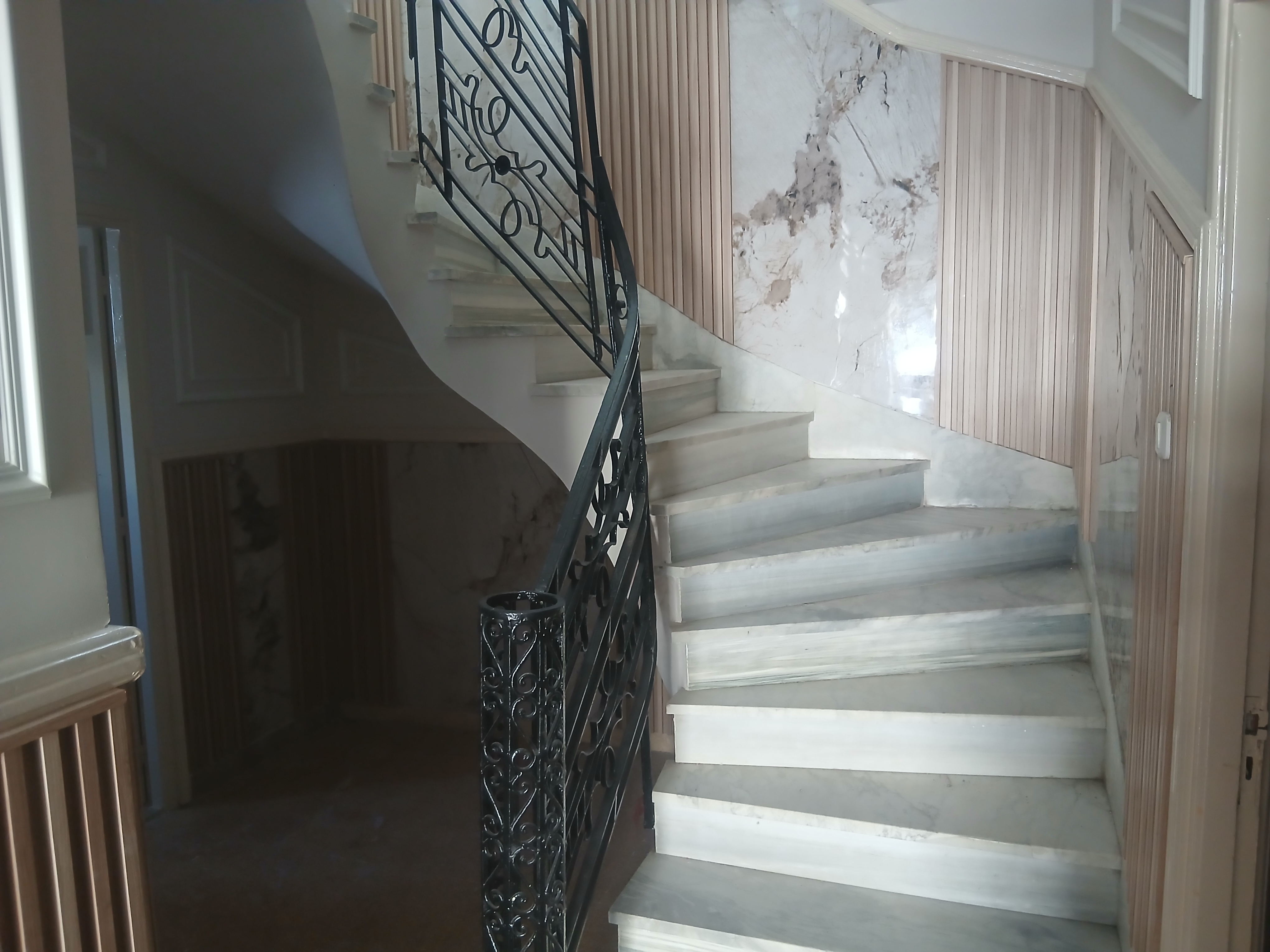 Cite El Khadra&nbsp;Zone urbaine nord&nbsp;Bureaux & Commerces&nbsp;Surfaces&nbsp;Villa � monplaisir