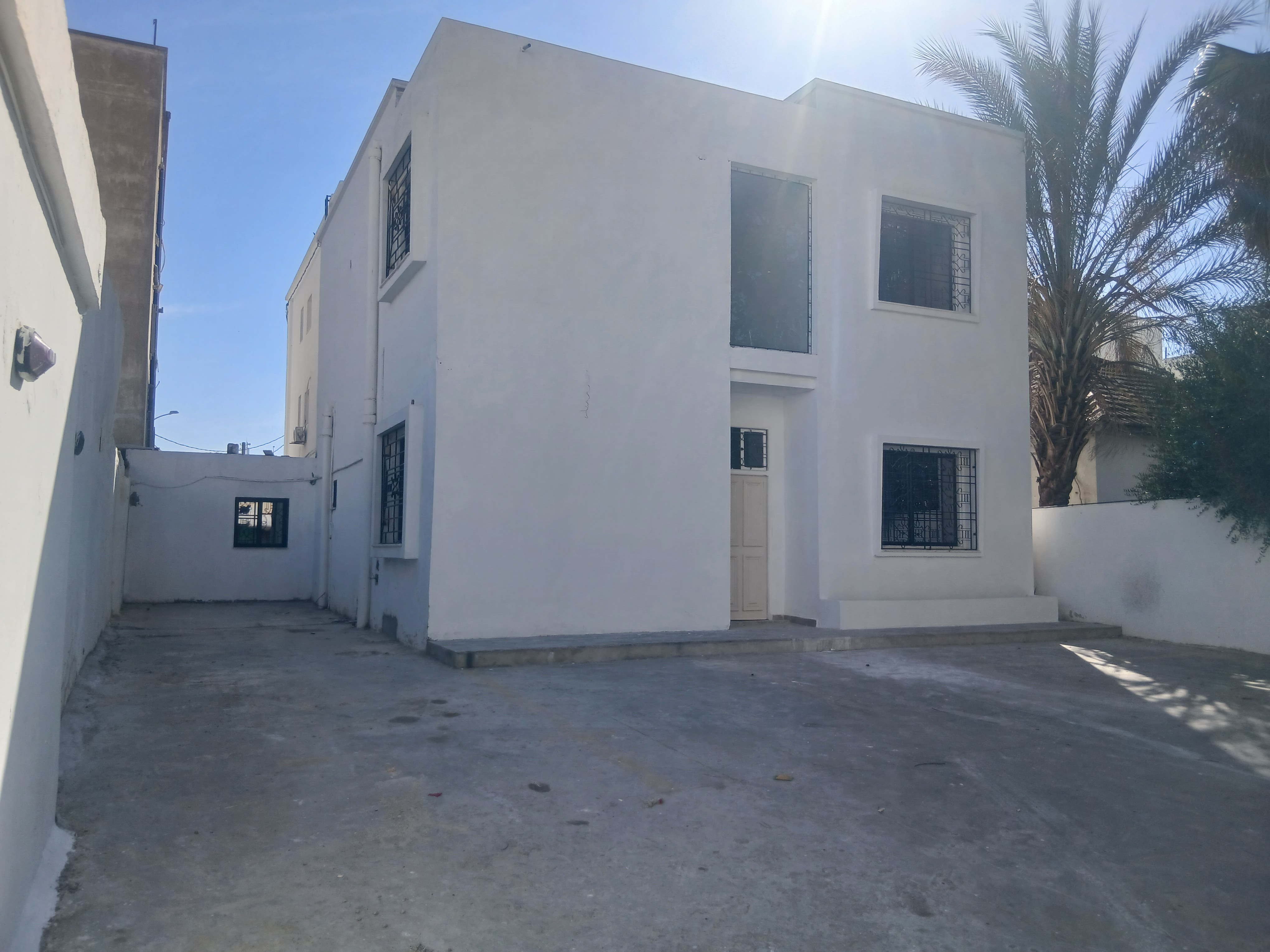 Cite El Khadra&nbsp;Zone urbaine nord&nbsp;Bureaux & Commerces&nbsp;Surfaces&nbsp;Villa � monplaisir