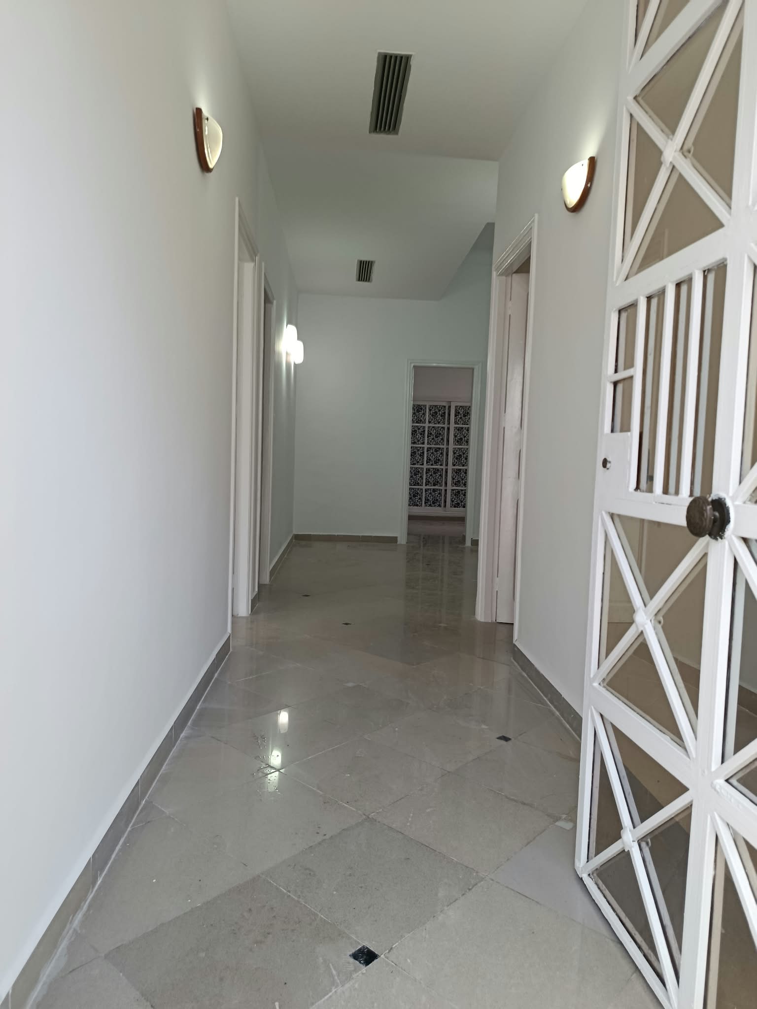 Sidi El Bechir&nbsp;Monfleury&nbsp;Location&nbsp;Maisons&nbsp;Etage de villa monfleury � usage professionnel