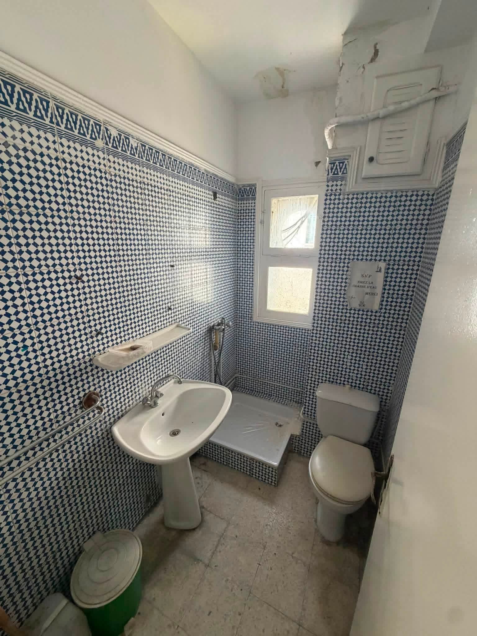 Bab Souika&nbsp;Bab El Khadra&nbsp;Location&nbsp;Appart. 3 pi�ces&nbsp;S2 bureau ou meuble centre ville