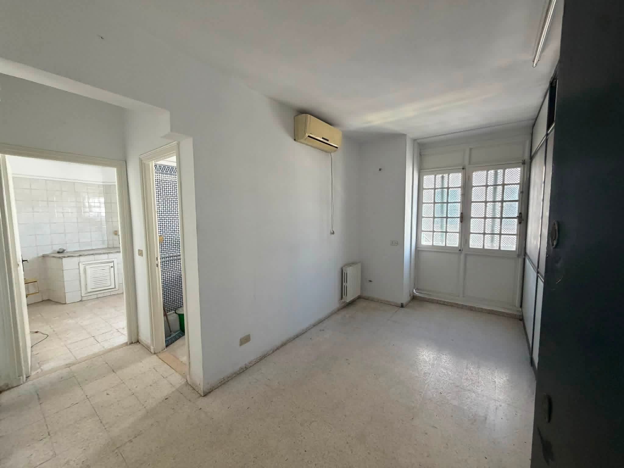Bab Souika&nbsp;Bab El Khadra&nbsp;Location&nbsp;Appart. 3 pi�ces&nbsp;S2 bureau ou meuble centre ville