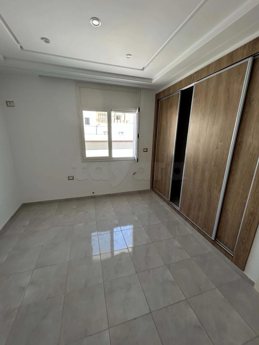 Raoued&nbsp;Cite Ennkhilet&nbsp;Location&nbsp;Appart. 4 pi�ces&nbsp;Etage s3 ennkhilete 1100