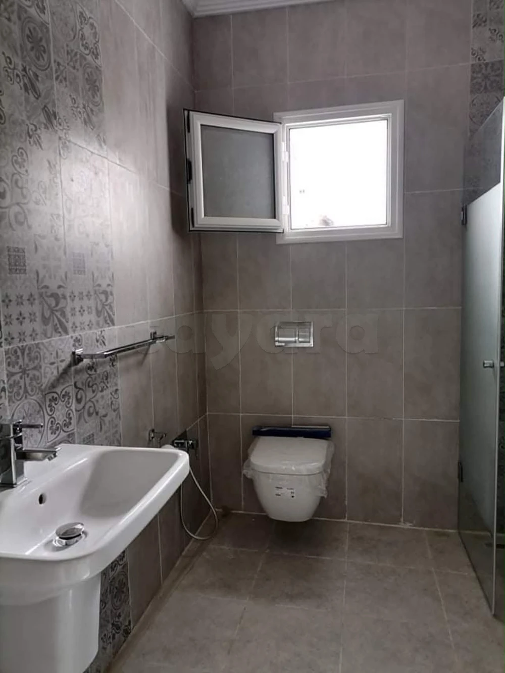 Raoued&nbsp;Cite Ennkhilet&nbsp;Location&nbsp;Appart. 4 pi�ces&nbsp;Etage s3 ennkhilete 1100