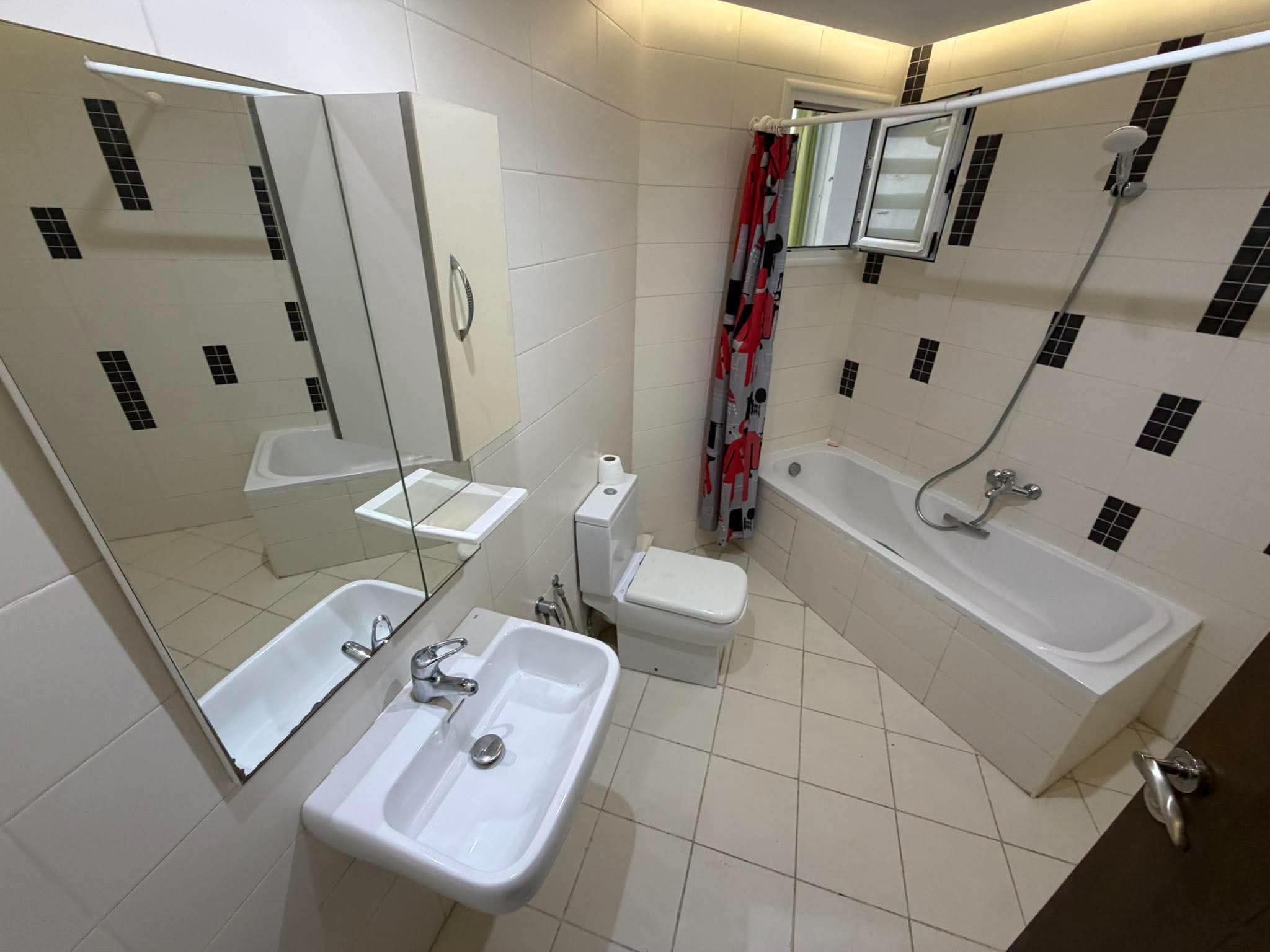 Raoued&nbsp;Cite El Ghazala 1&nbsp;Location&nbsp;Appart. 4 pi�ces&nbsp;S3 ghazela 1500d
