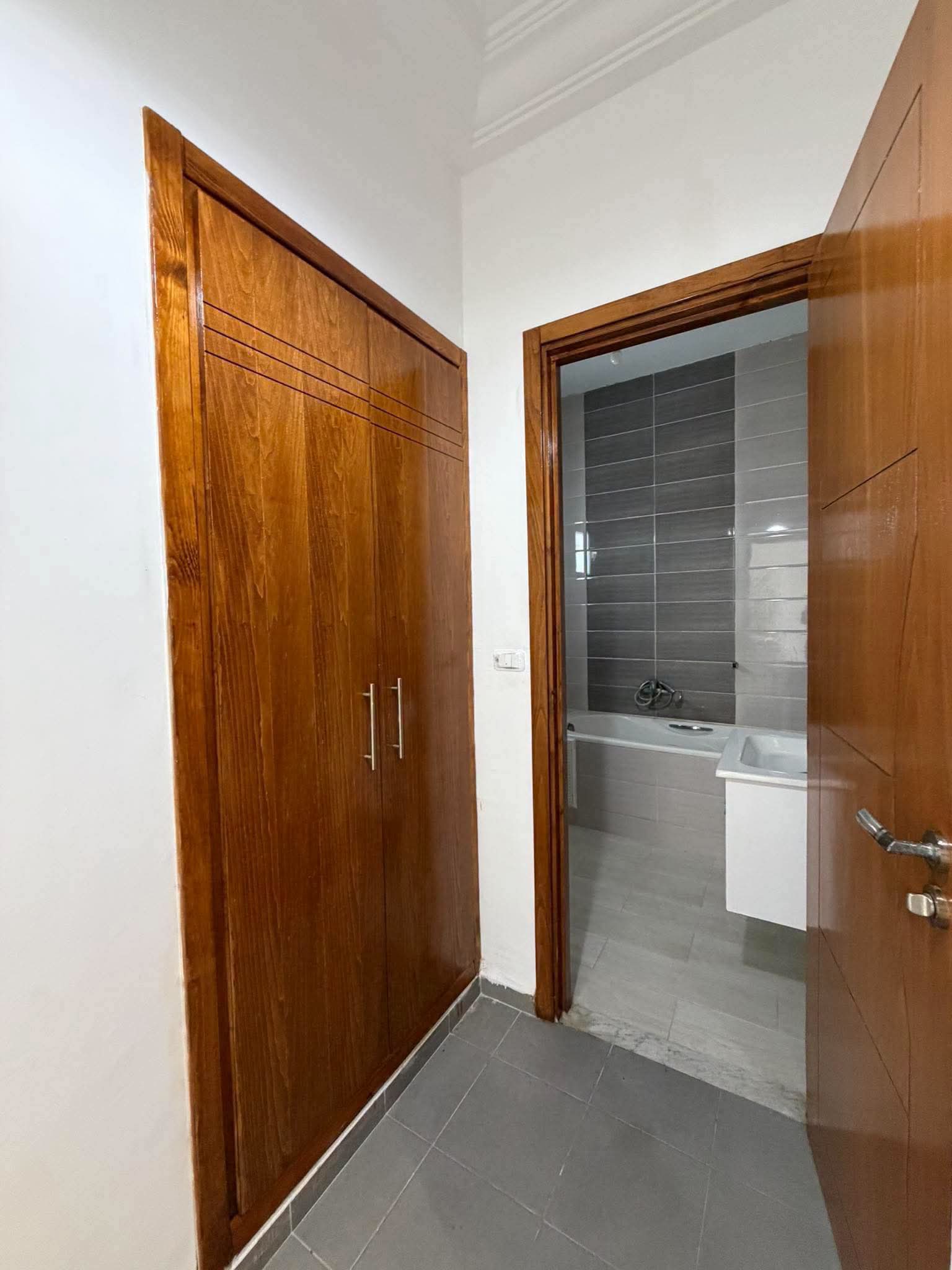 Raoued&nbsp;Cite Ennkhilet&nbsp;Location&nbsp;Appart. 2 pi�ces&nbsp;S1 ennkhilete 1050 d