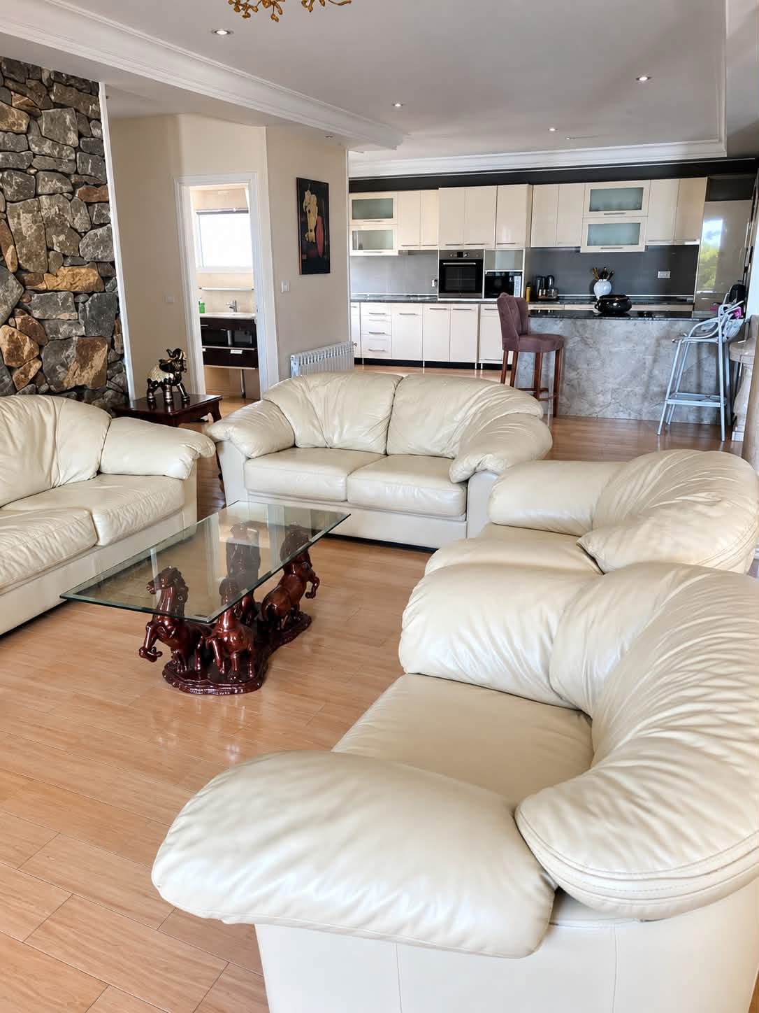 El Menzah&nbsp;El Manar 1&nbsp;Location&nbsp;Appart. 5 pi�ces+&nbsp;Villa s5 avec piscine 3600
