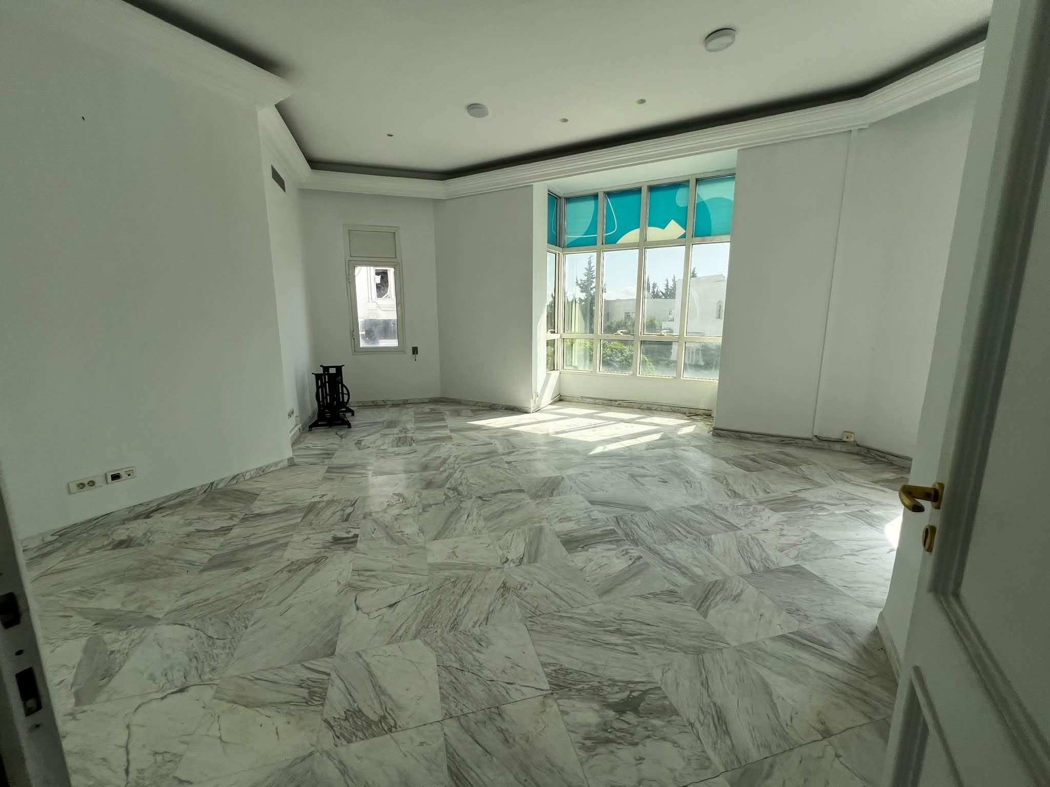 La Marsa&nbsp;Berge Du Lac&nbsp;Location&nbsp;Appart. 3 pi�ces&nbsp;Bureau h3 lac1 2100