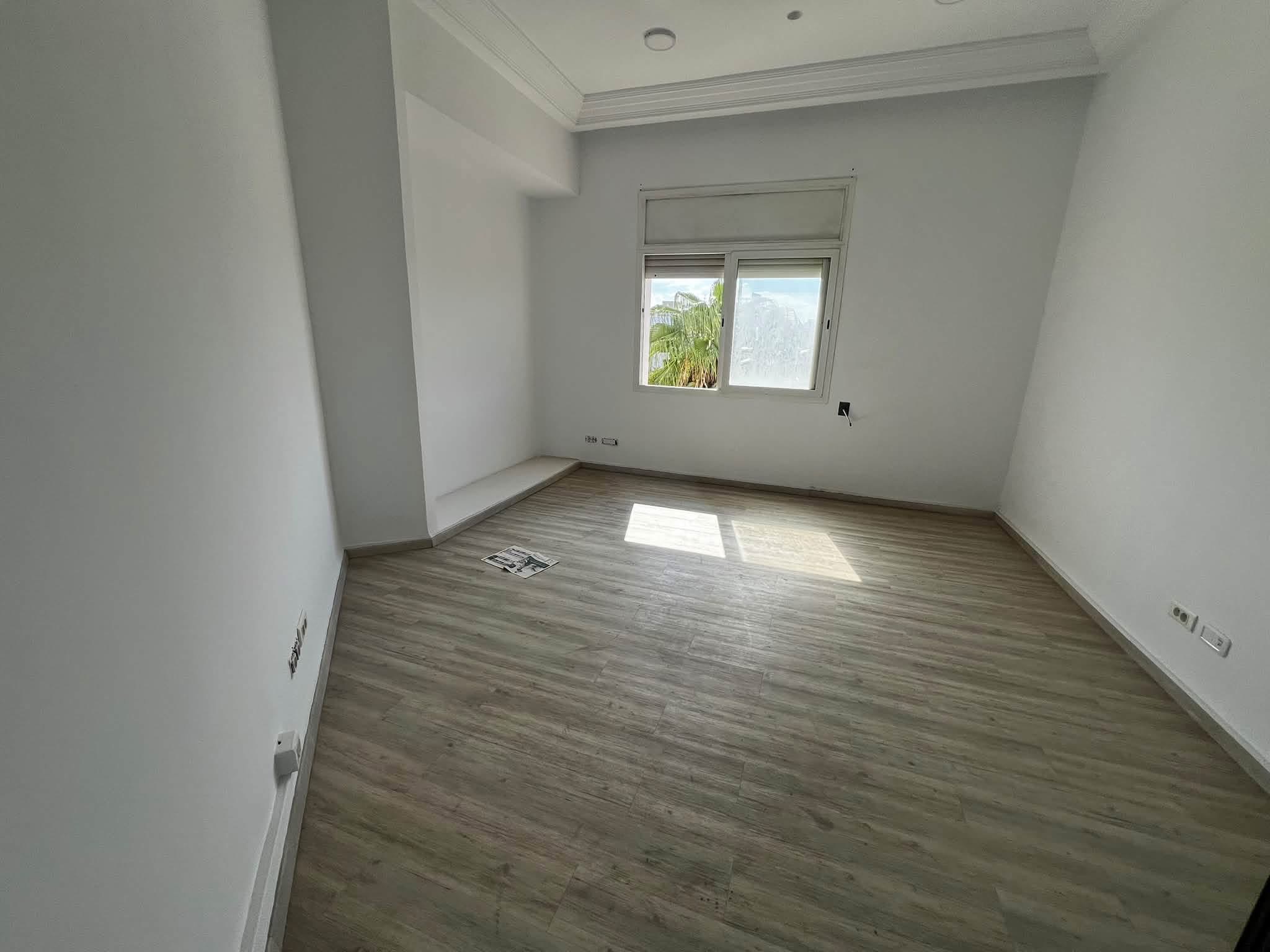 La Marsa&nbsp;Berge Du Lac&nbsp;Location&nbsp;Appart. 3 pi�ces&nbsp;Bureau h3 lac1 2100