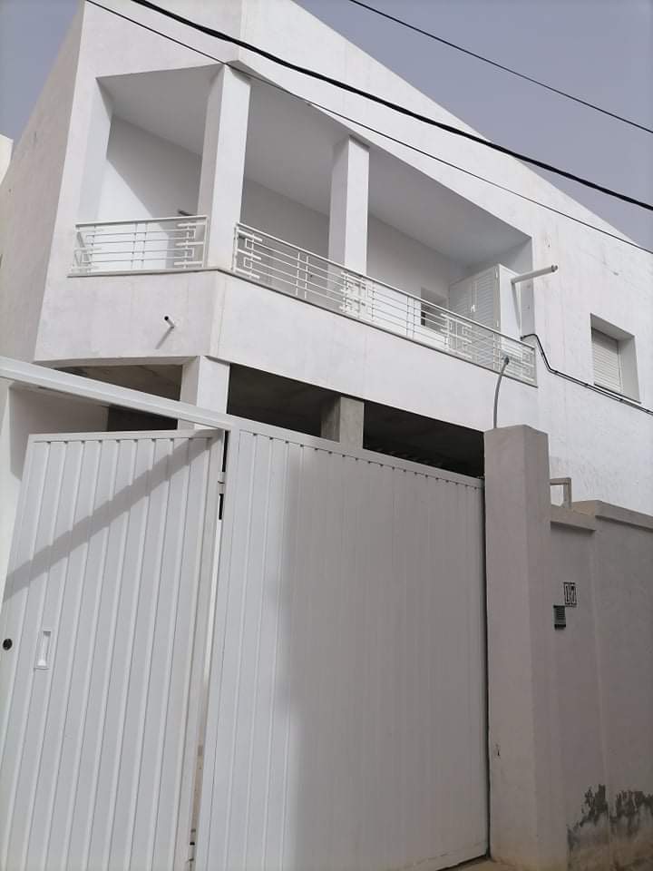 Raoued&nbsp;Cite Ennkhilet&nbsp;Location&nbsp;Maisons&nbsp;Etage de villa