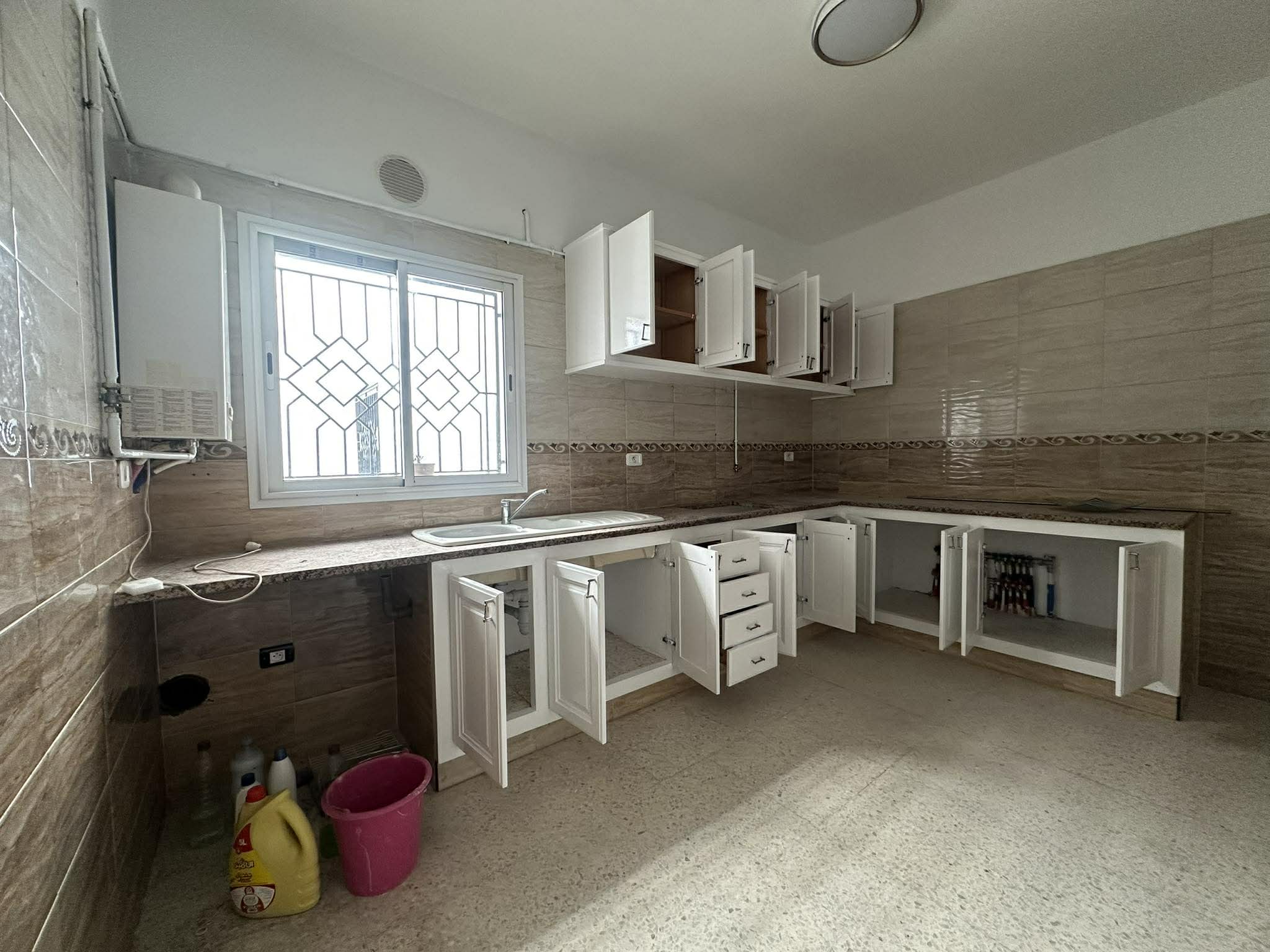 Ezzahra&nbsp;Ezzahra&nbsp;Location&nbsp;Appart. 2 pi�ces&nbsp;Appartement s2 a ezzahr loulija