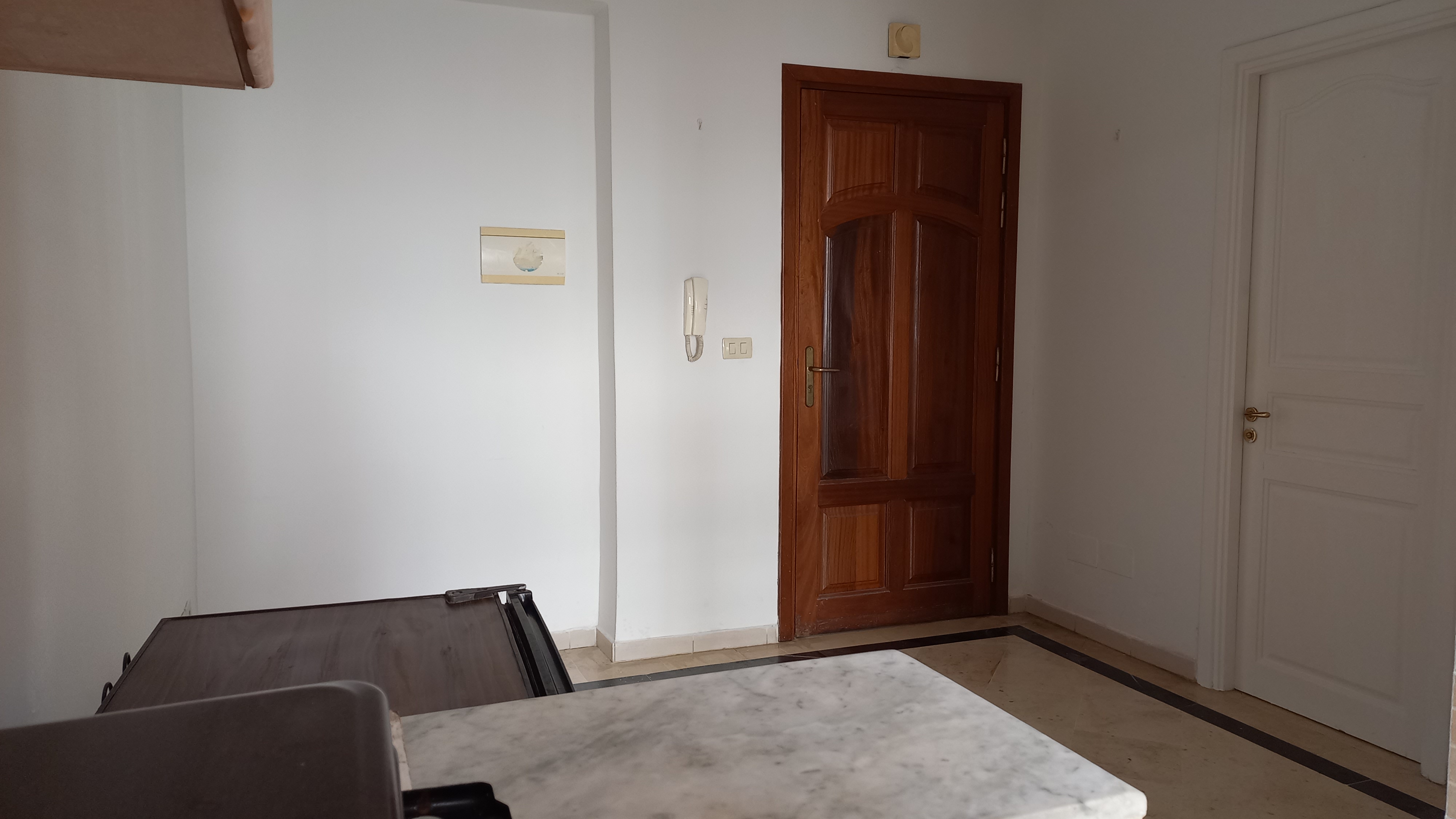 Ain Zaghouan&nbsp;Ain Zaghouan&nbsp;Location&nbsp;Appart. 1 pi�ce&nbsp;Appartement hay el wahat  immeuble badr 3eme etage