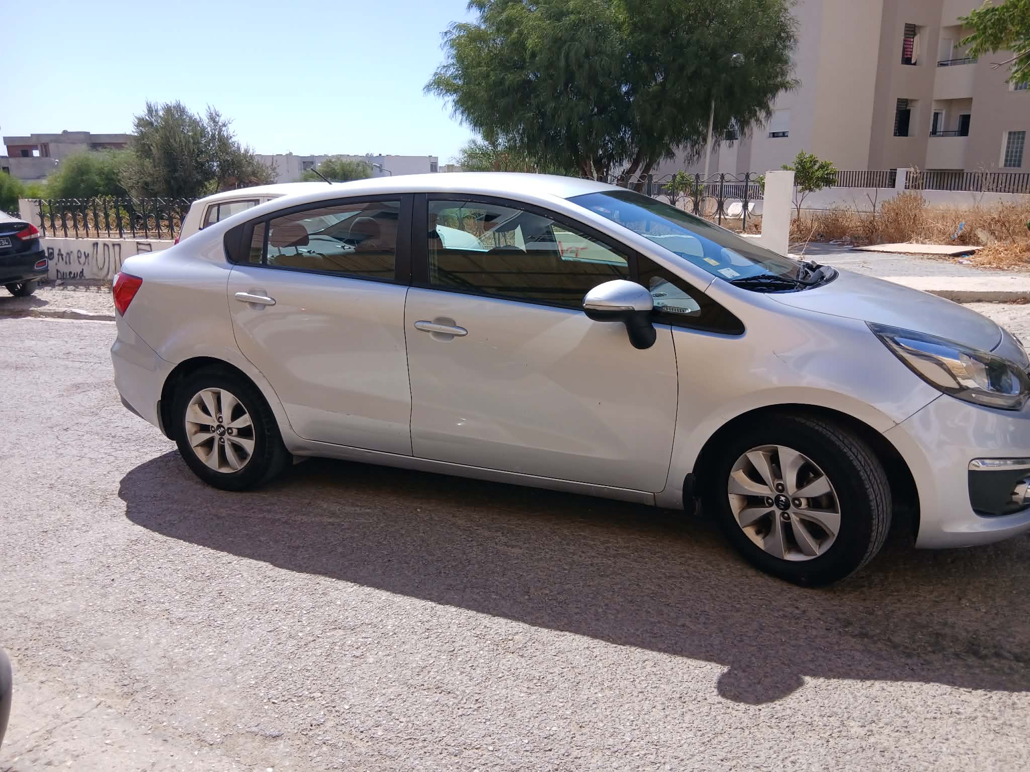 Mnihla&nbsp;Jardins d'el Menzah&nbsp;Kia&nbsp;Rio&nbsp;Kia rio 1�re main mod�le 2015