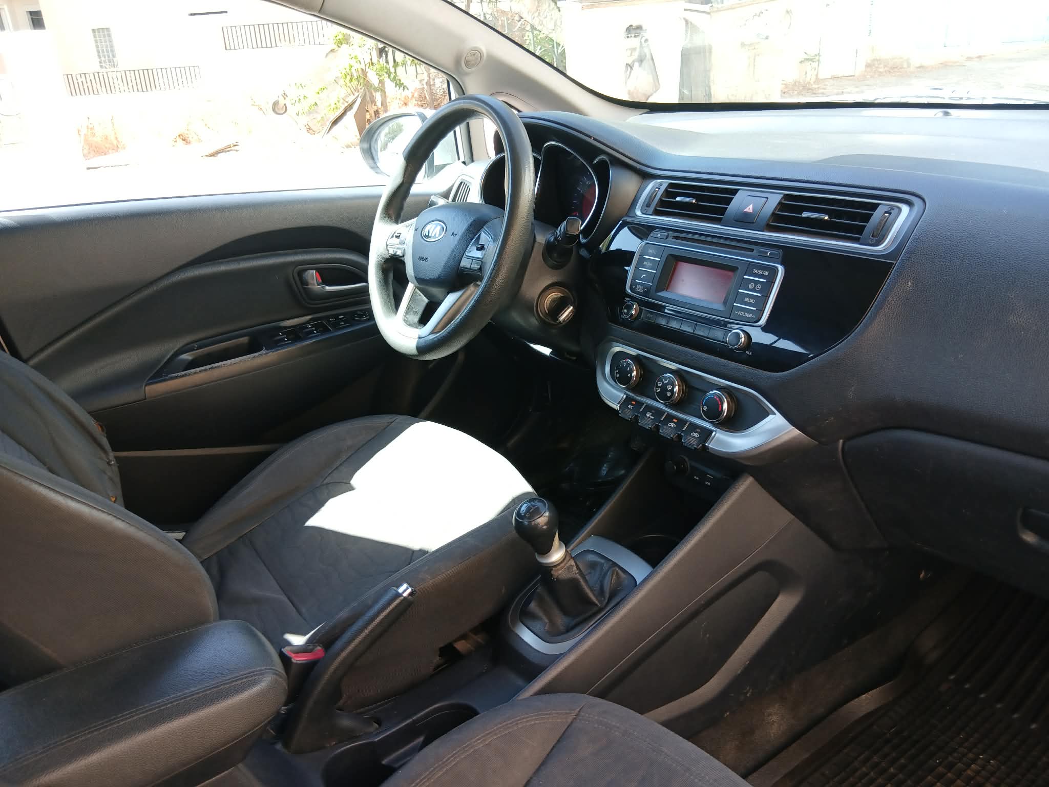 Mnihla&nbsp;Jardins d'el Menzah&nbsp;Kia&nbsp;Rio&nbsp;Kia rio 1�re main mod�le 2015
