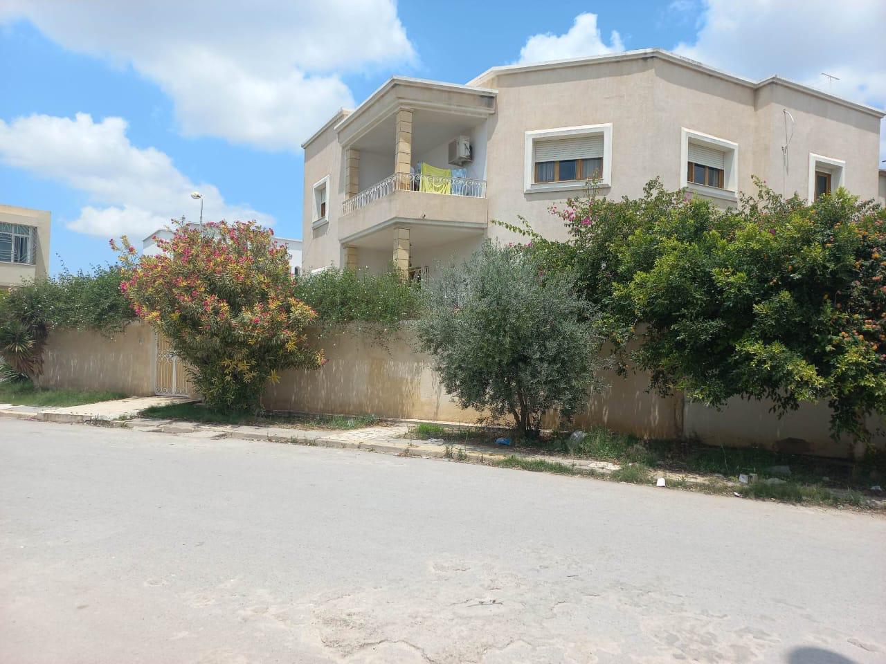 La Marsa&nbsp;El Aouina&nbsp;Location&nbsp;Maisons&nbsp;�tage de villa