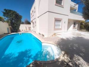 La Marsa&nbsp;Gammart&nbsp;Location&nbsp;Maisons&nbsp;Villa s5 avec piscine a gammarth zone ref200a